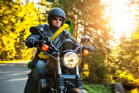 Der Postillon Gurtpflicht Gilt Ab 1 Januar Auch Fur Motorradfahrer