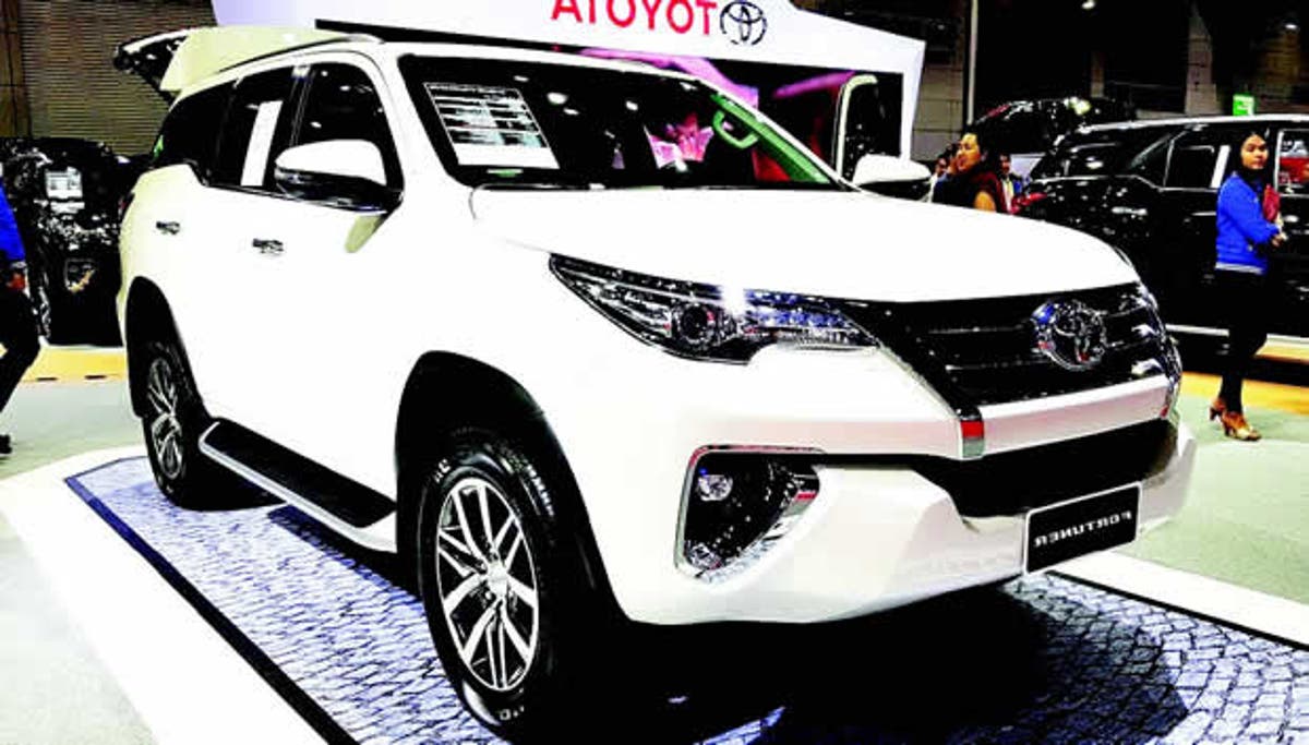 New Toyota Fortuner Dazzles With Electric Sunroof Power Seat