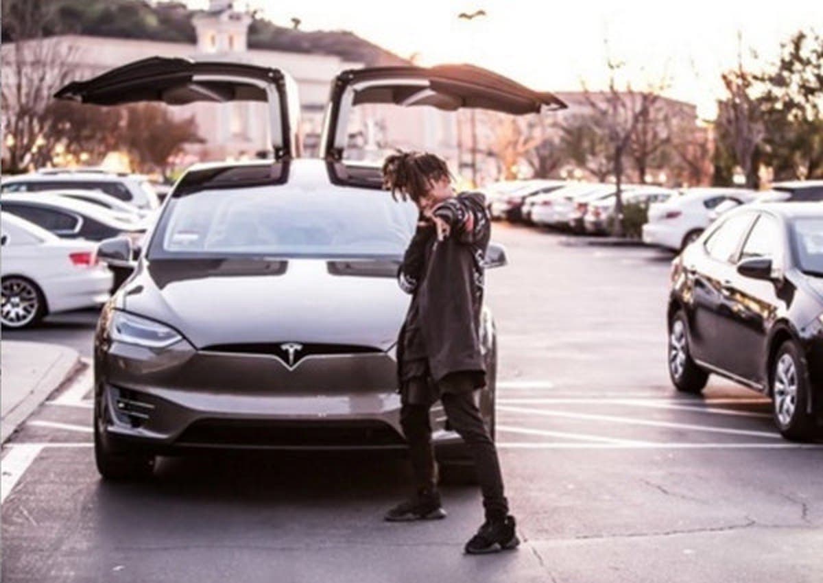 Tesla S Social Media Explosion Rappers Roadsters Falcon Wing