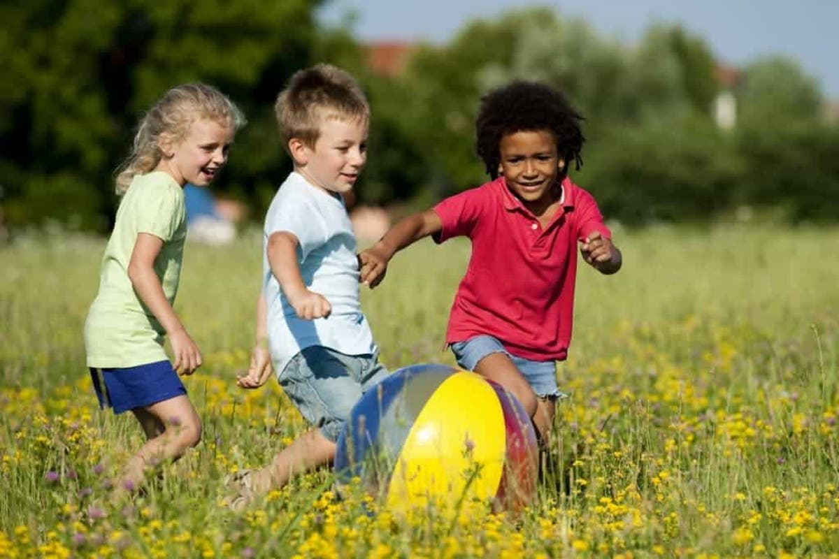 Play outside, kids! Sunlight reduces chances of myopia in children
