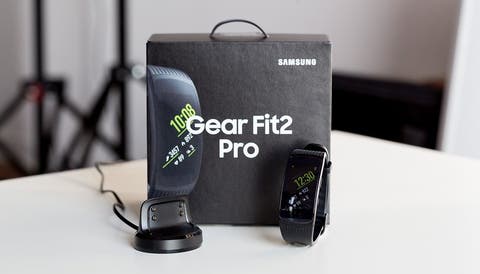 features of samsung gear fit 2 pro
