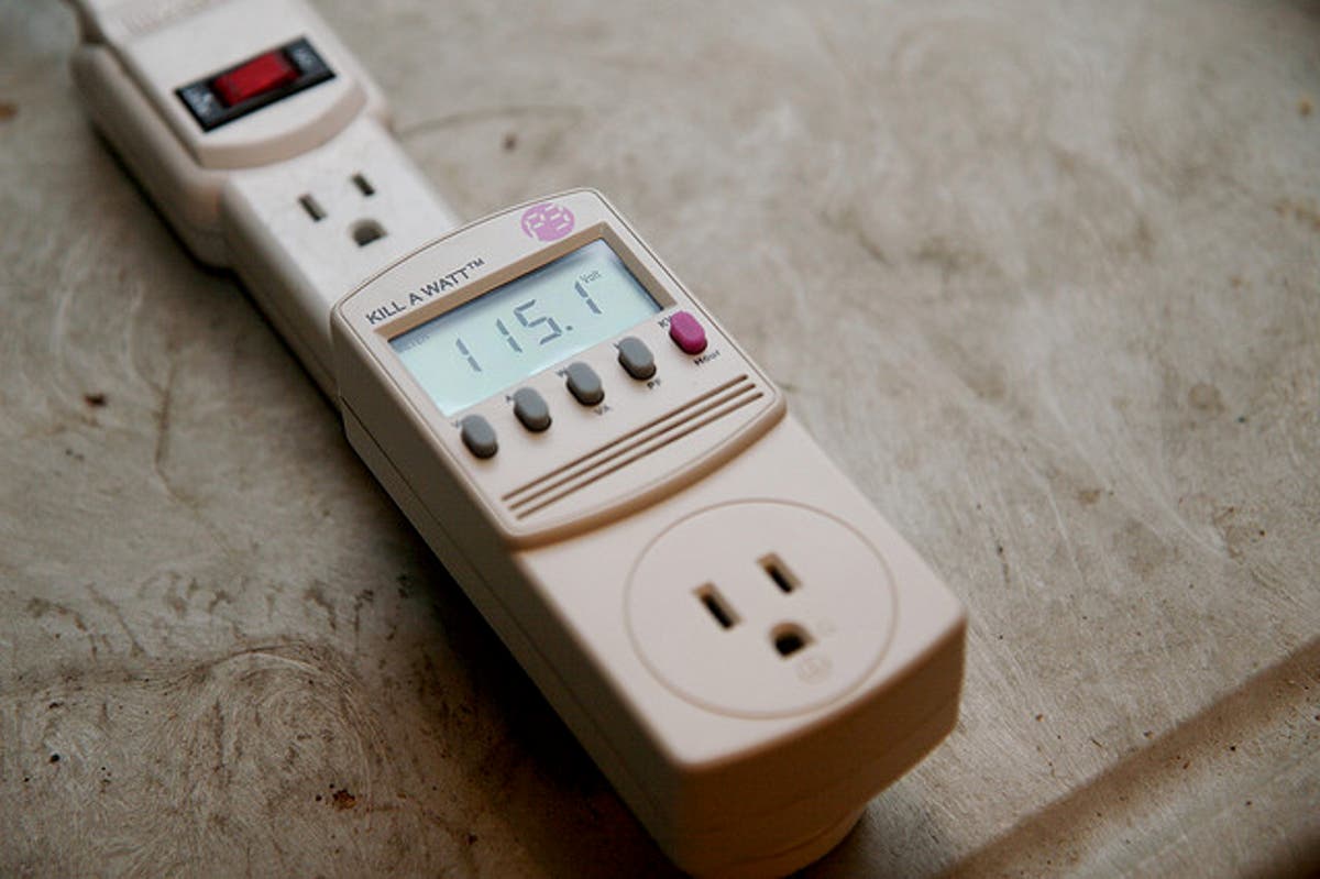 an energy meter can measure your fridge power consumption
