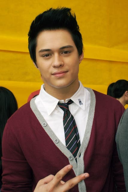 enrique gil formal attire