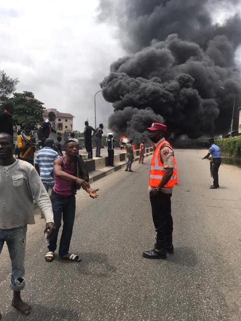 BREAKING: Fire guts bus on Third Mainland Bridge 