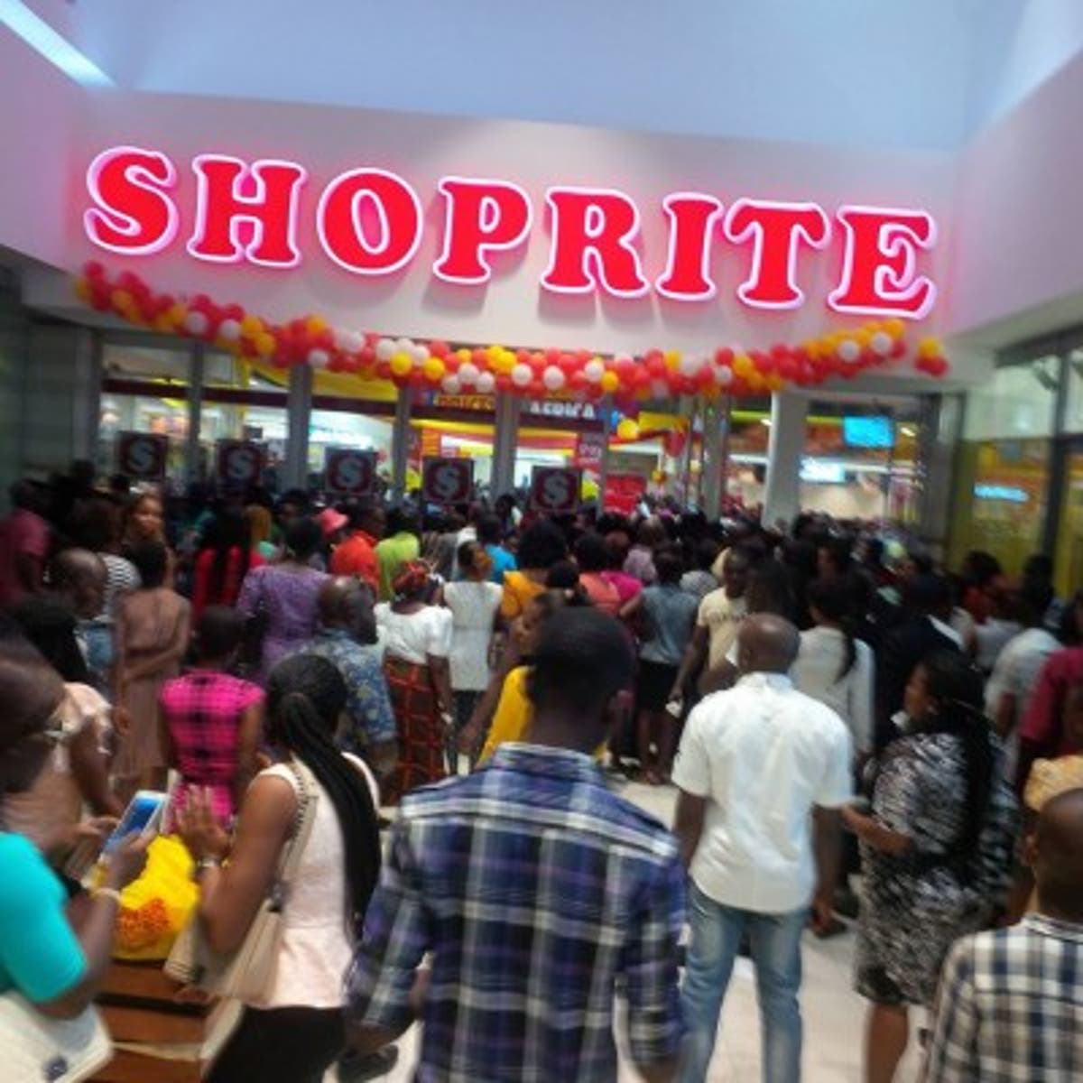 Breaking Nigerians React To Xenophobic Attack Invade Shoprite Outlets In Lekki Osapa Vanguard News