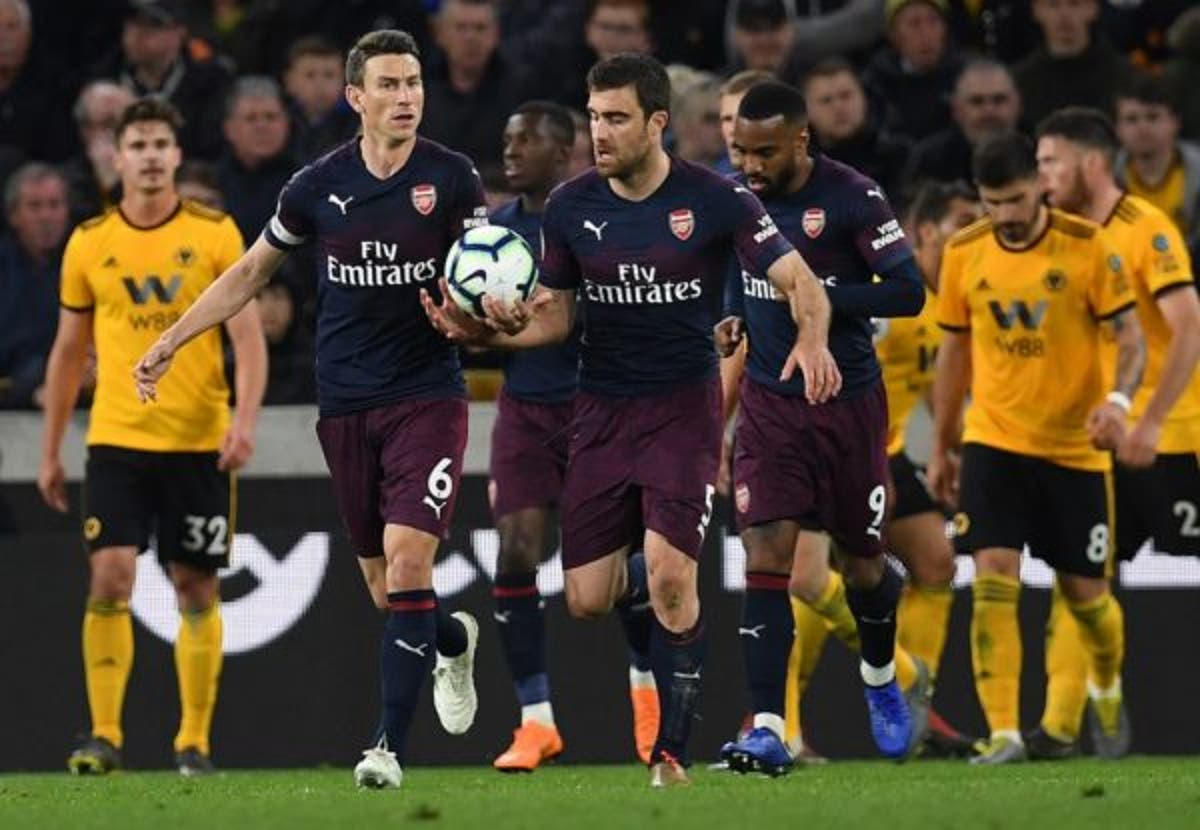 Wolves Vs Arsenal Emery Clings To Champions League Hopes