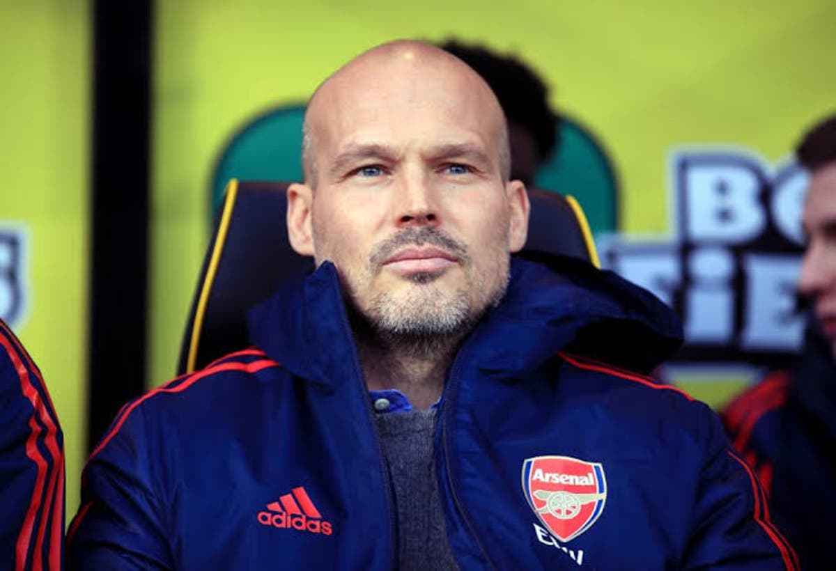 Ljungberg Can T Do Anything About Arsenal Coaching Staff