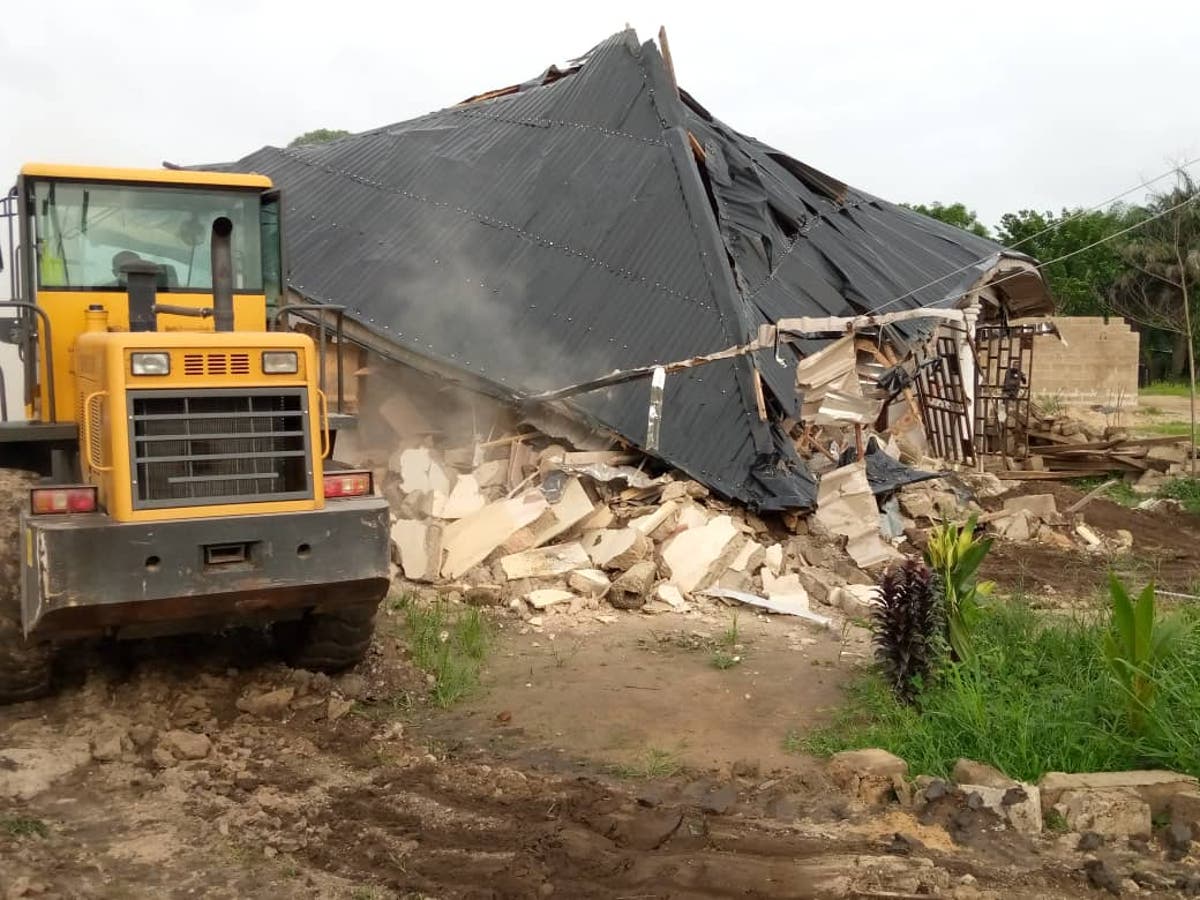 Ayade demolishes mini-estate owned by Kidnap kingpin in Calabar