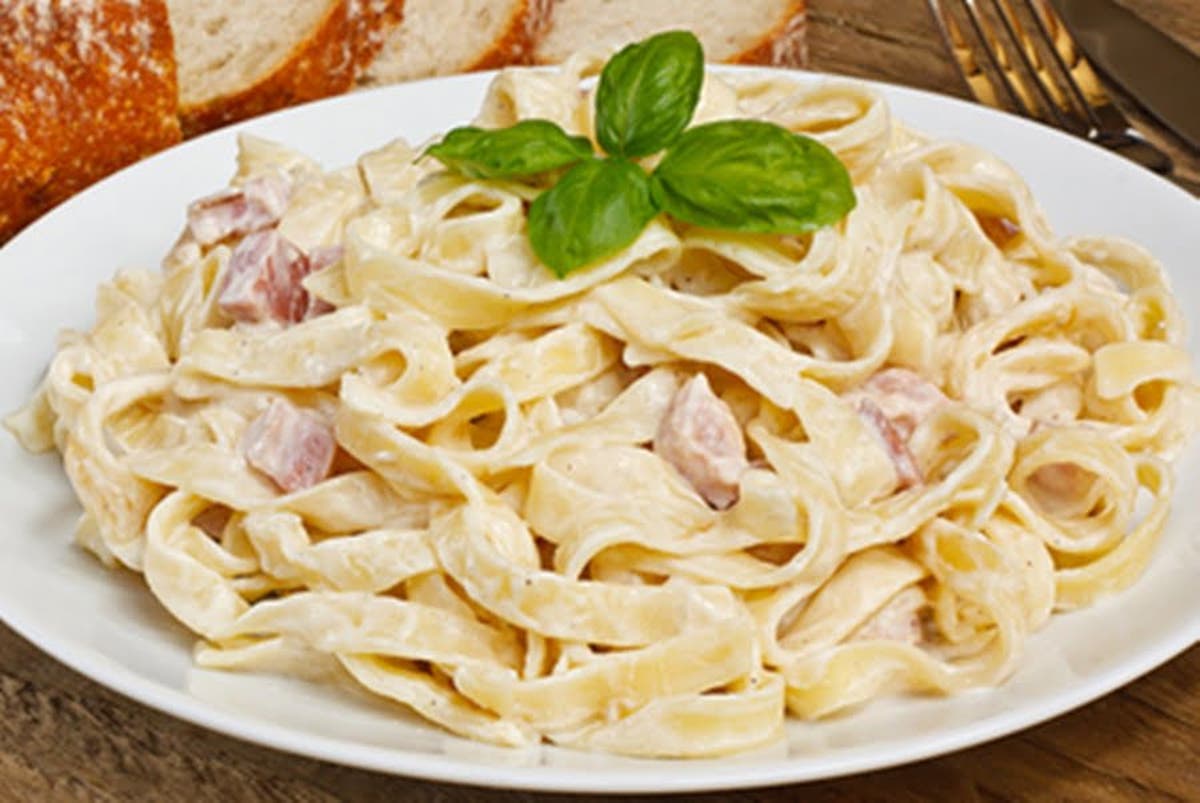 Fettuccine a la carbonara · Recetas Fáciles Fettuccine a la carbonara · Recetas Fáciles