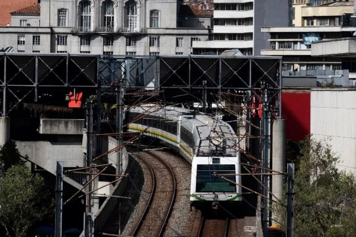 Indignación en Medellín por mujer que grabó videos explícitos con juguetes  sexuales en el metrocable