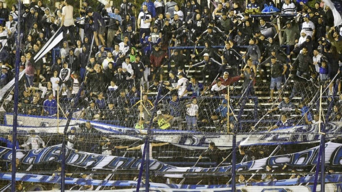 Los Hinchas De Gimnasia Ya Tienen Cancion Para Recibir A Maradona Tyc Sports