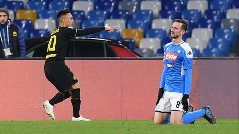 Con Gol De Lautaro Martinez Inter Vencio A Napoli Y Sigue Arriba Tyc Sports