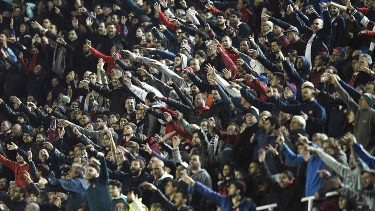 San Lorenzo Y La Hinchada Que Junto Ocho Millones De Dolares Por Un Sueno Tyc Sports