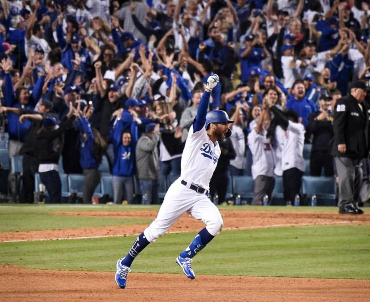 Con hit de Chris Taylor, los Dodgers dejaron en el terreno a los Giants en  su último partido de temporada regular en Dodger Stadium 👋.