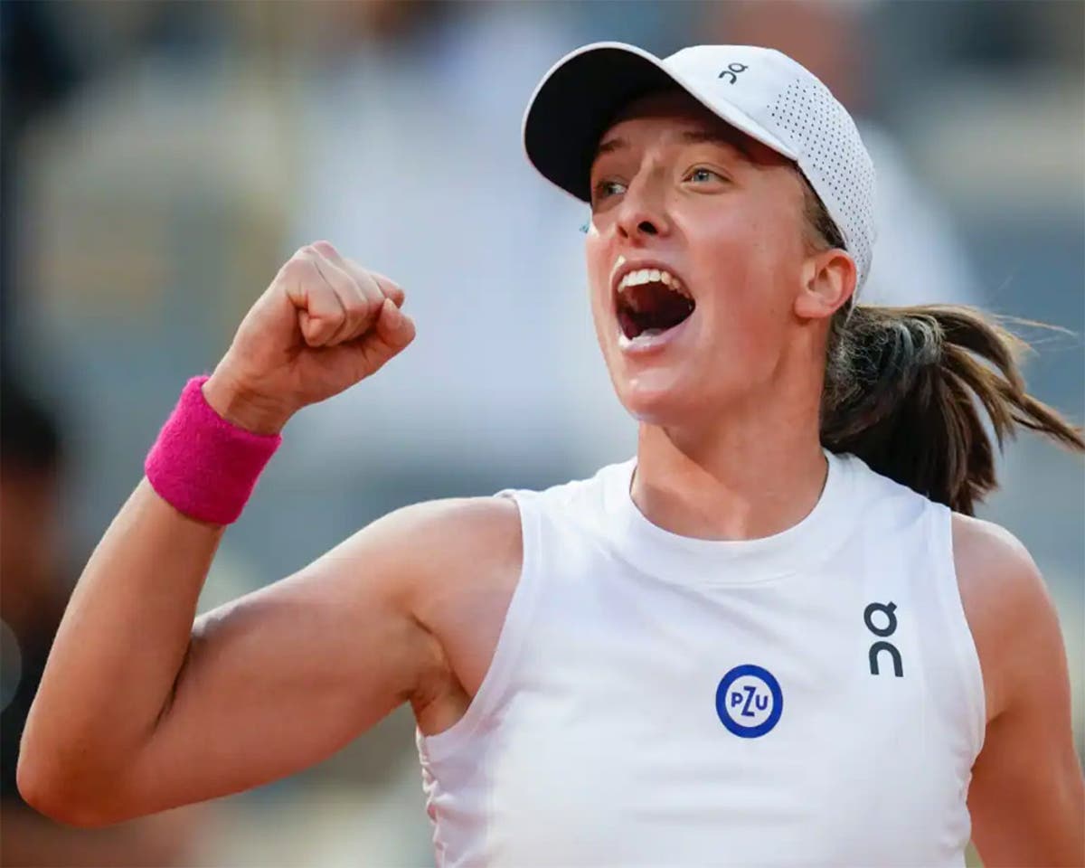 Iga Swiatek foi coroada Jogadora do Ano da WTA pelo segundo ano