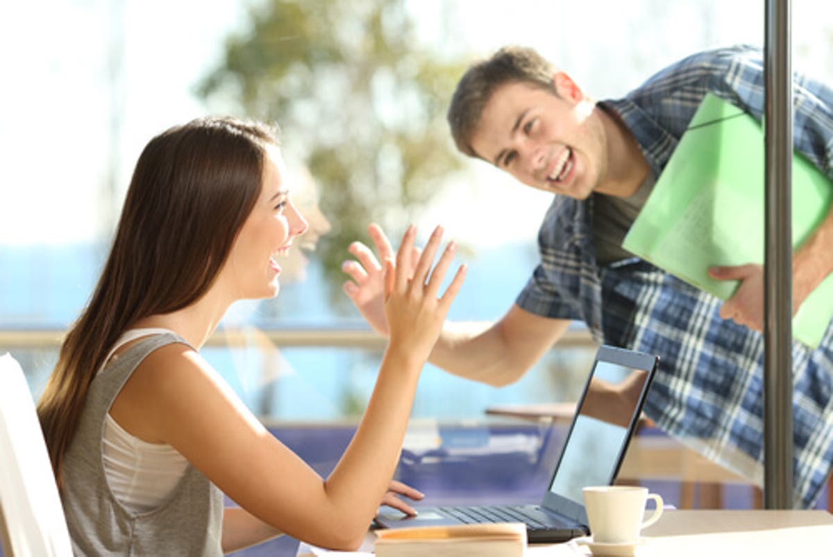 How To Tell A Girl You Love Her Without Ruining Your Friendship