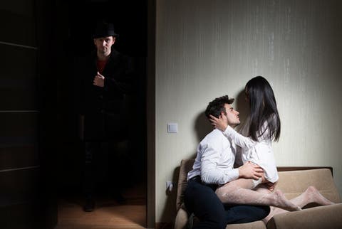 15 Ways To Stop Yourself From Cheating In A Relationship