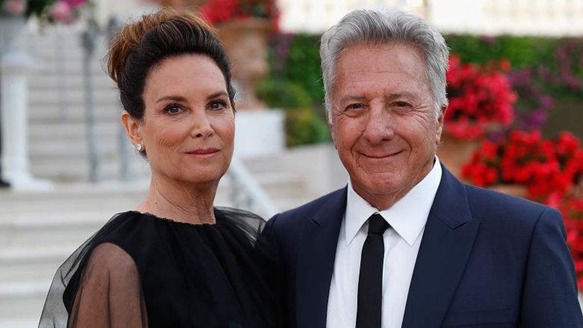 Who Is Lisa Hoffman Facts About Dustin Hoffman S Wife