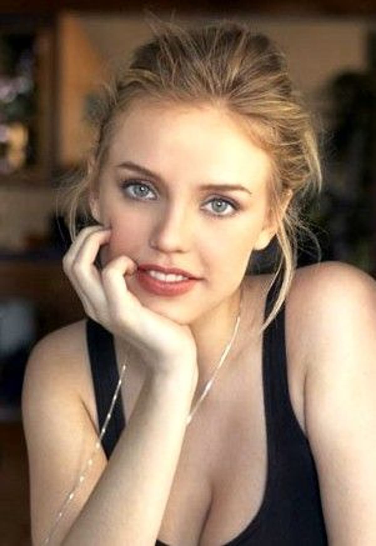 Kelli Garner Wiki Everything To Know About Johnny Galecki S The film released on 25 february 2005 (usa). kelli garner wiki everything to know