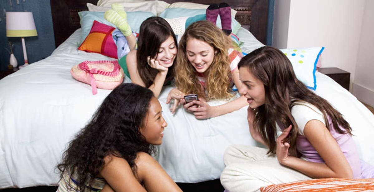60 Fun Awesome Things To Do With Your Friends At Home