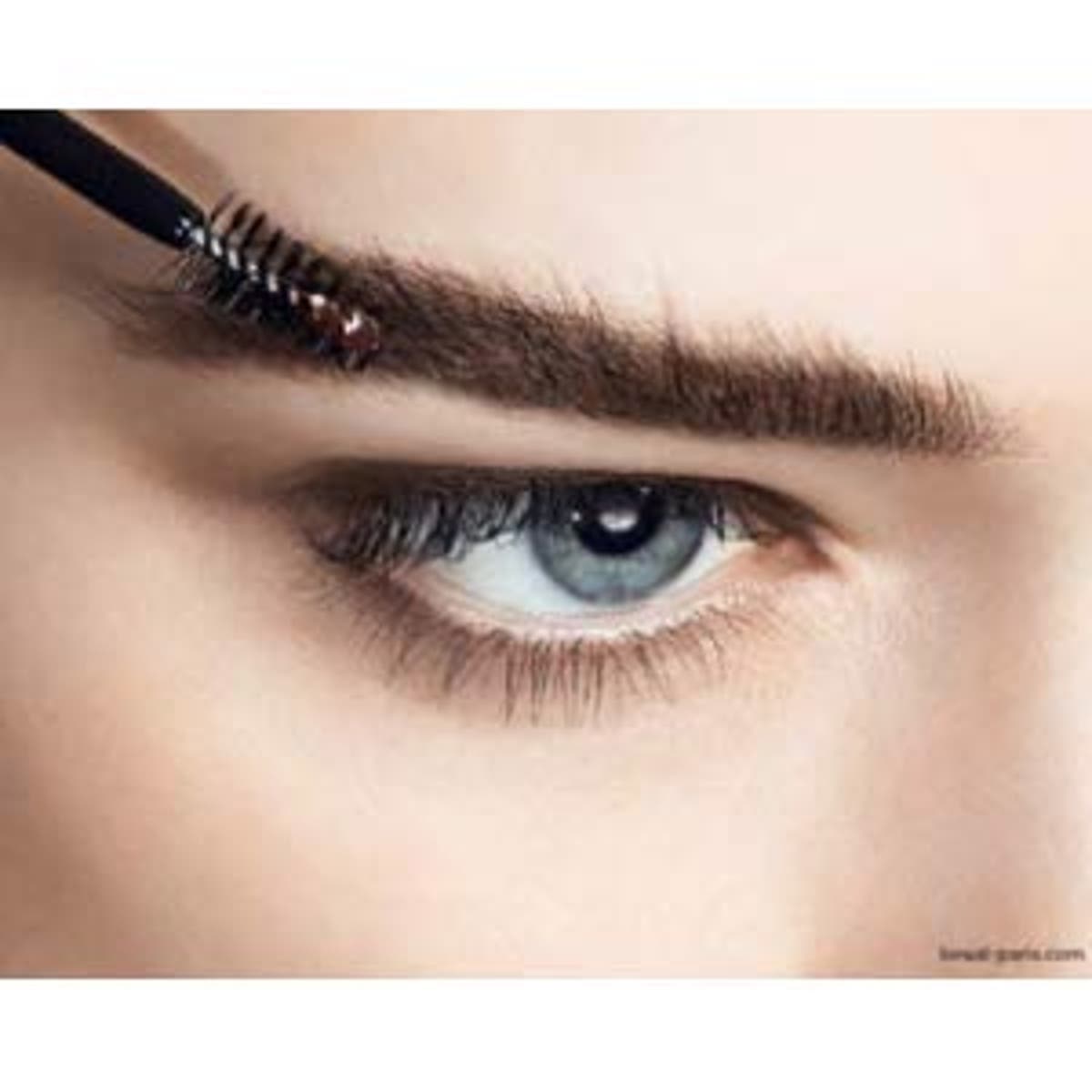 Everything You Need To Know About Henna Eyebrows