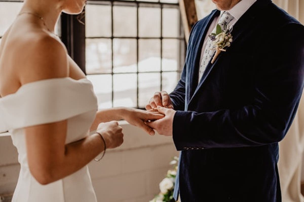10 Emotional Vows To Make Him Cry And Laugh On Your Wedding Day