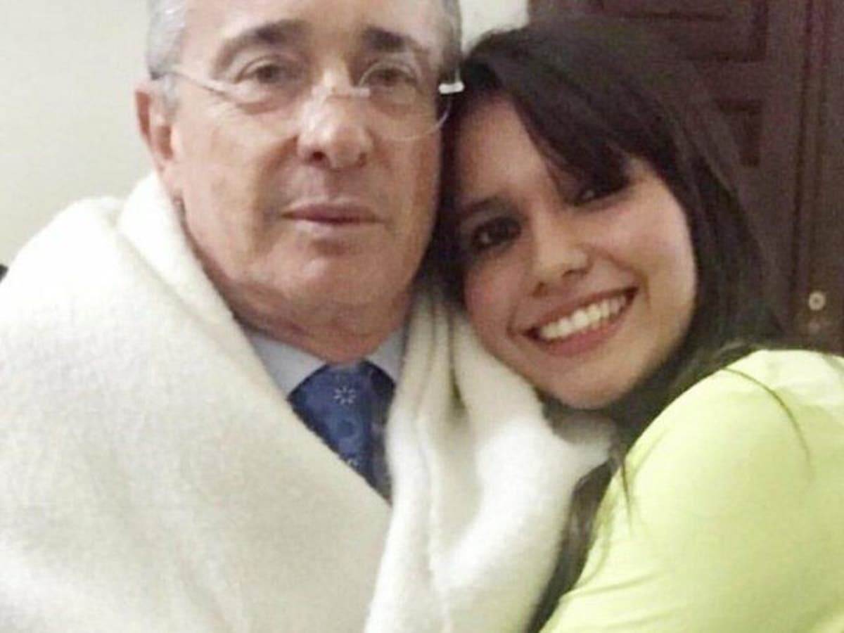 Uribe era el que daba "la leche en Familias en Acción" según Natalia Bedoya  - TuBarco Noticias