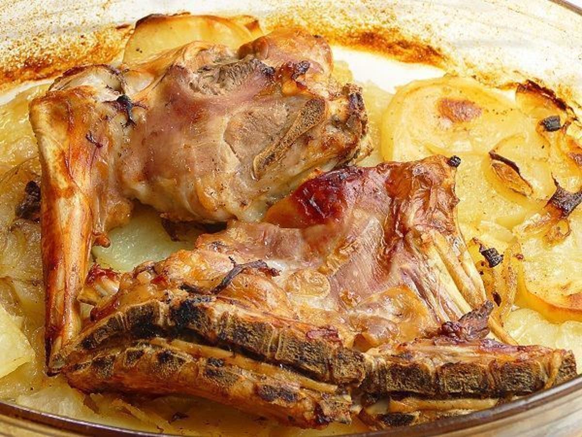 Cabrito Al Horno Con Patatas Cocina Casera Y Facil<script async src=