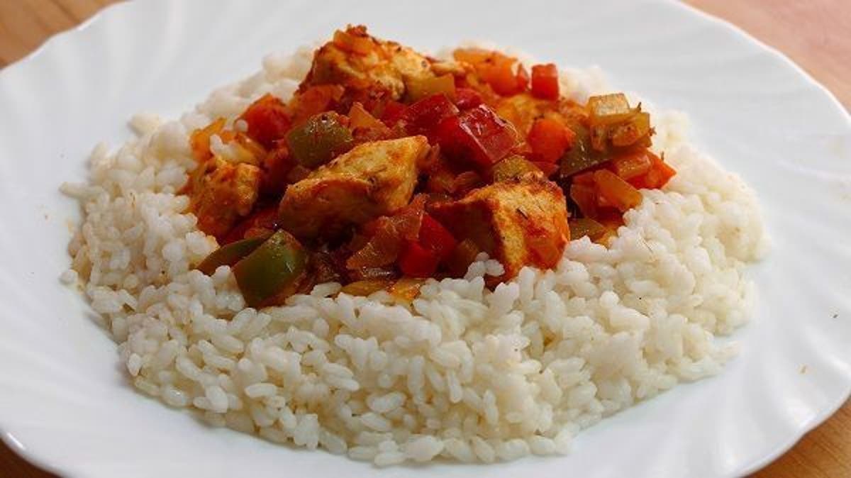 Arroz Blanco Con Pollo Y Verduras Bueno Bonito Barato Y Saludable<script async src=