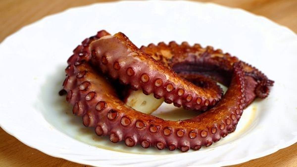 PULPO A LA PLANCHA - Receta facil diferente y RICA