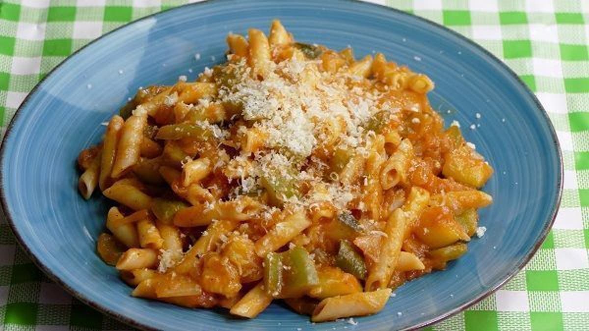 Macarrones Con Verduras Con Una Salsa Deliciosa Cocina Casera Y Fácil