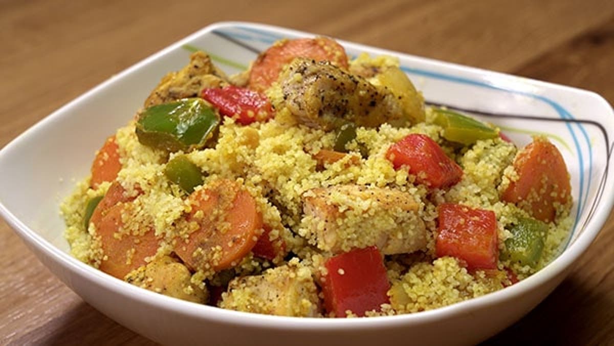 Cuscus Con Verduras Y Pollo Al Curry Cocina Casera Y Facil<script async src=