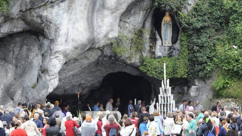 Resultado de imagen de virgen de lourdes