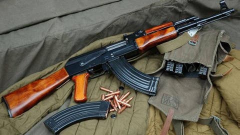 Familia Real Espanola Ak 47 Asi Funciona El Kalashnikov Que
