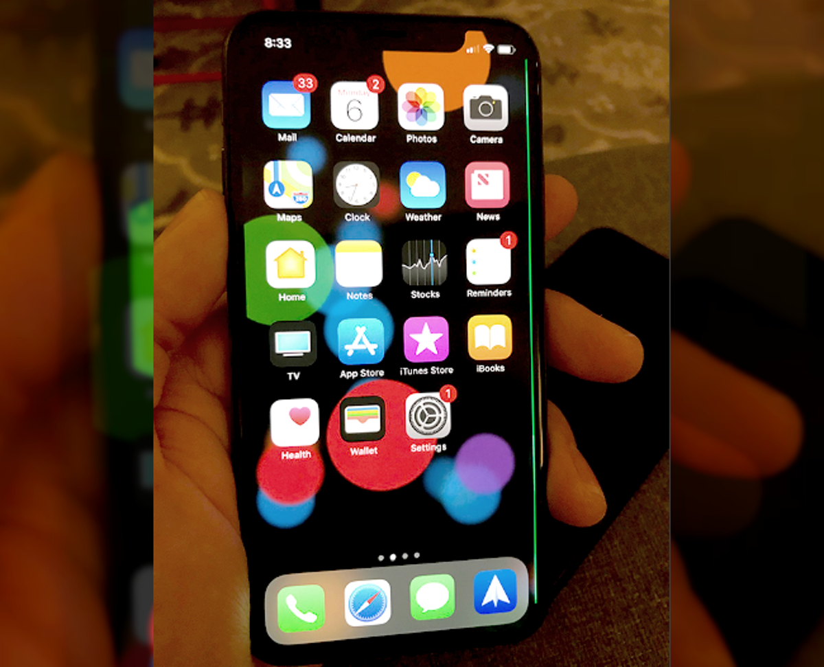 Weird Green Line Appearing In The Screen Of Iphone X Users Gizchina Com