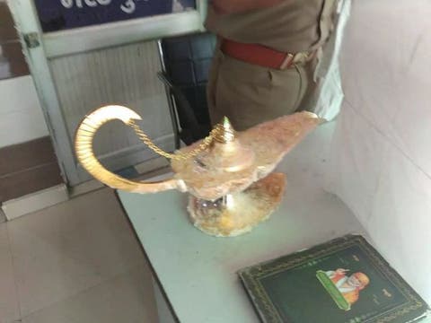 Two Men Cheat UK-Returned Doctor, Sell Him 'Aladdin ka Chirag' For Rs 2.5 Cr in Meerut | India.com