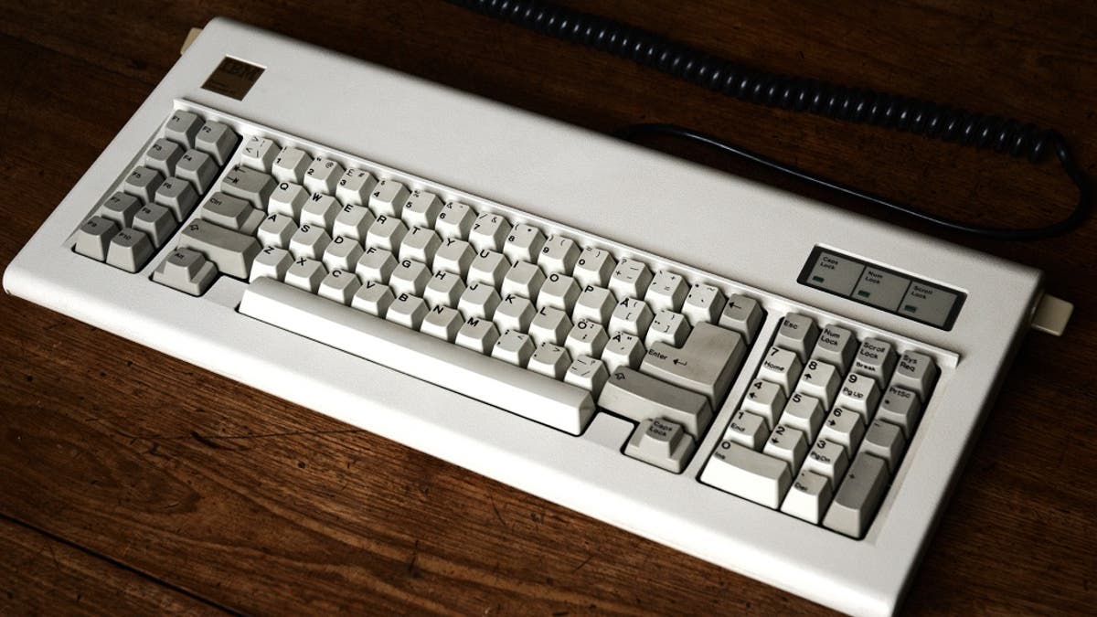 Esperar Hula hoop Pantano Resucitan el teclado mecánico IBM Model F, calidad y nostalgia