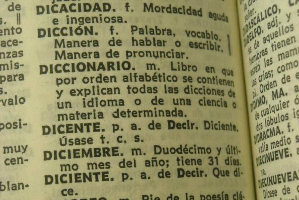 Tres diccionarios para usar en el escritorio - MuyLinux