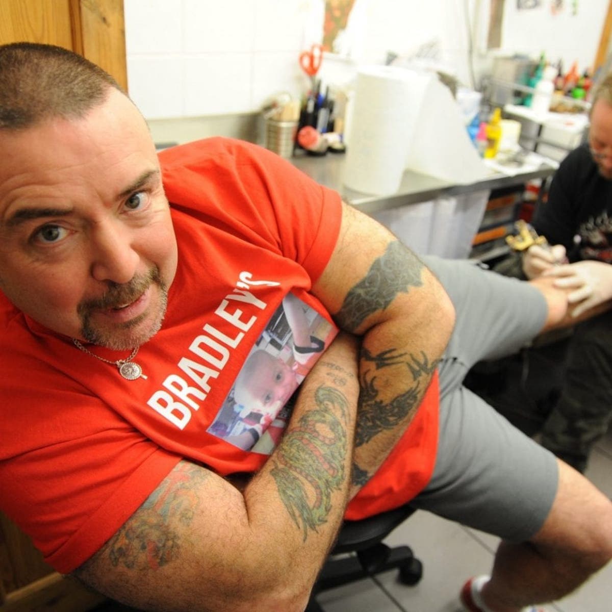 Sunderland fan gets rival team Newcastle United tattoo to raise money for a  little boy's cancer battle - Real-Fix