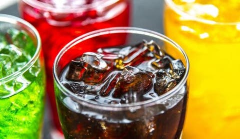 El consumo de bebidas azucaradas causa mayor riesgo de cáncer | Vistazo